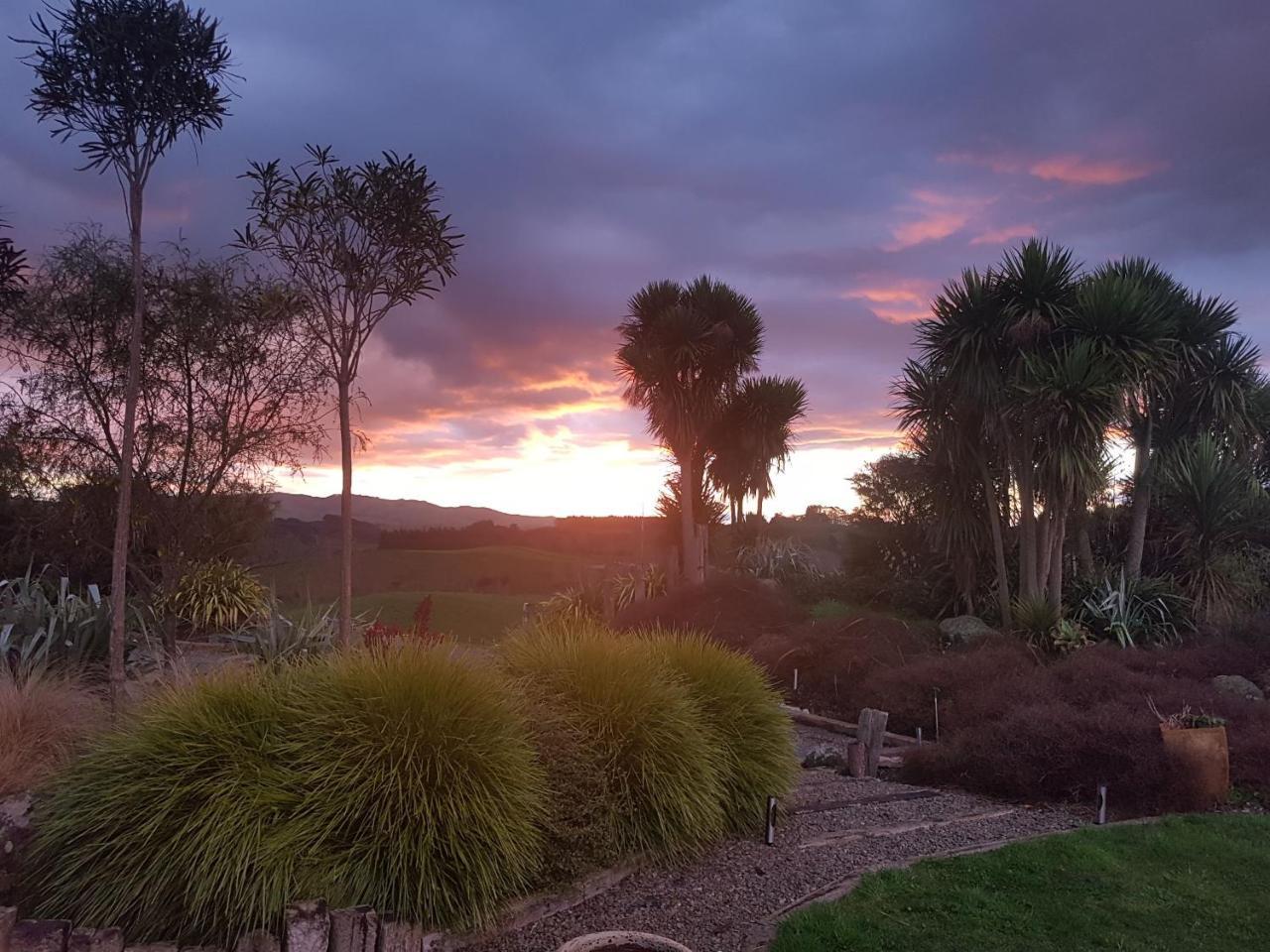 Above The River Karapiro Bed & Breakfast Exteriér fotografie