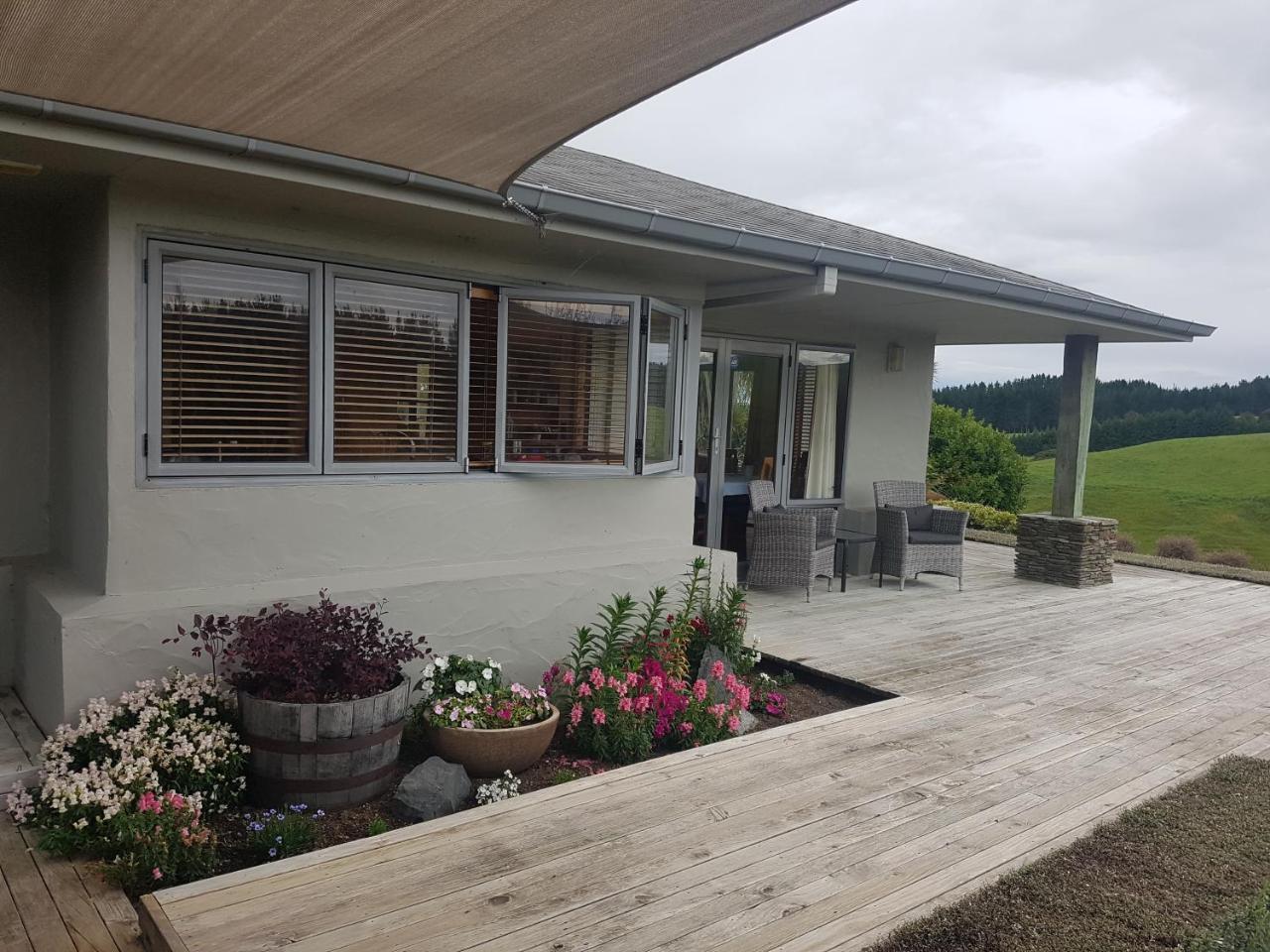 Above The River Karapiro Bed & Breakfast Exteriér fotografie